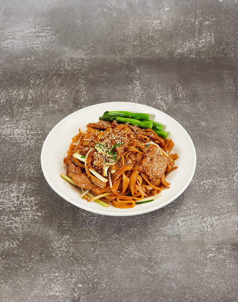 乾炒牛河 (Stir-Fried Beef with Ho Fun Noodles) – mammafong